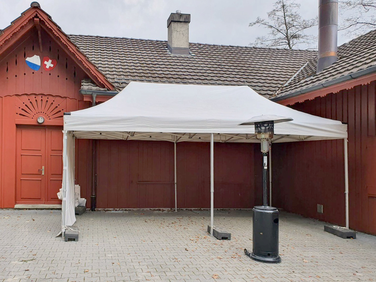 Faltzelt 6x3 weiss Schützenhaus Weiningen 31246 11991 (2)