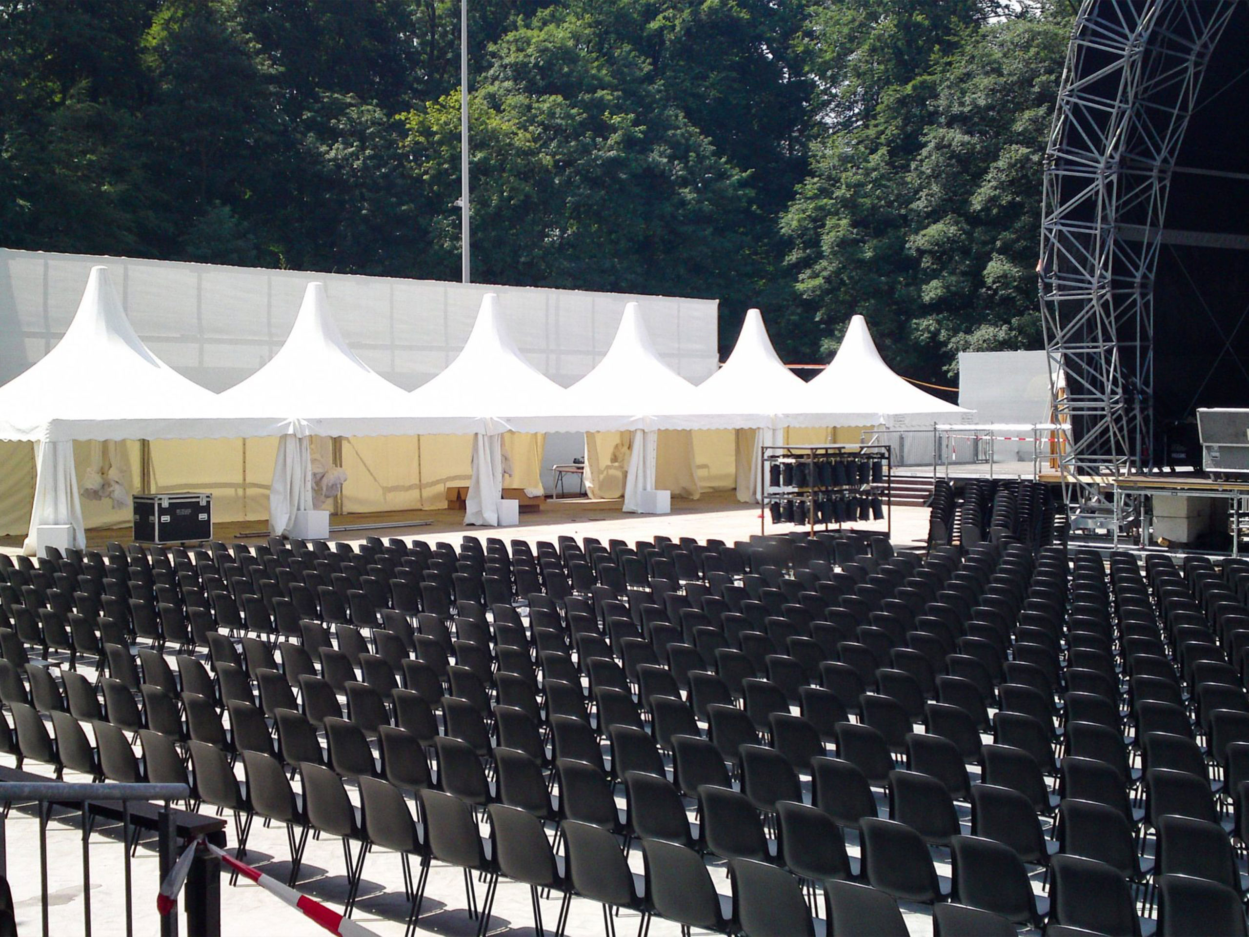 gz15-opac-weiss-LED-Grundbeleuchtung-Eventgrip-KD-8818-4-scaled